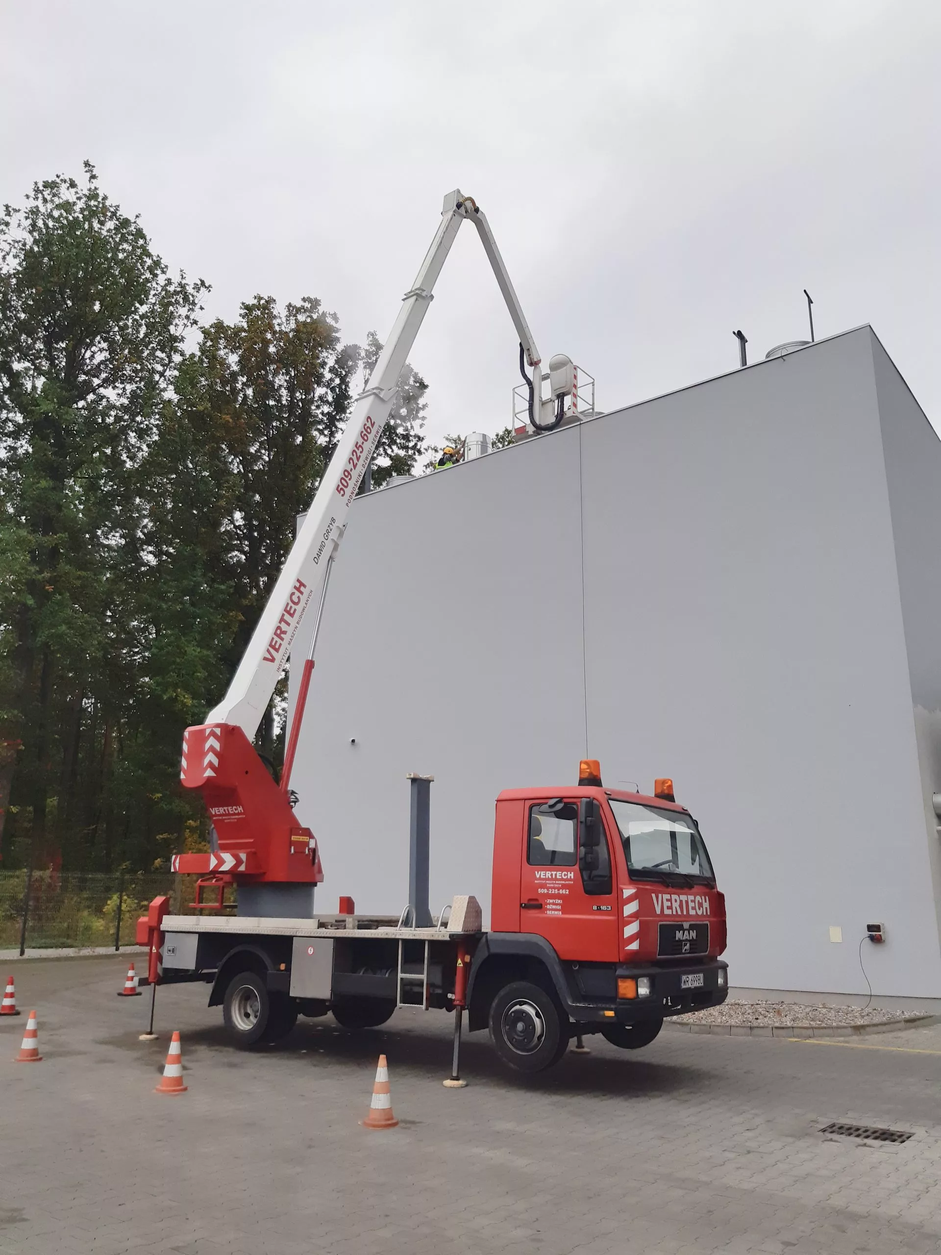 Podnośnik 25m - galeria prac